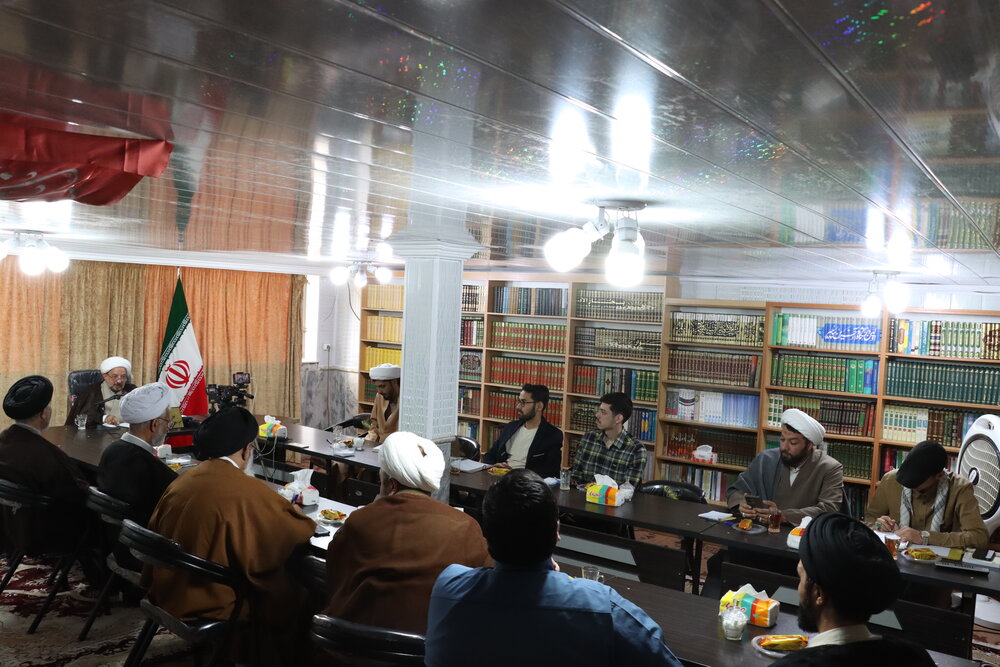 تصاویر/ پیش نشست حوزوی همایش بین المللی الهیات مقاومت باموضوع گفتمان الهی وعدالت خواهی