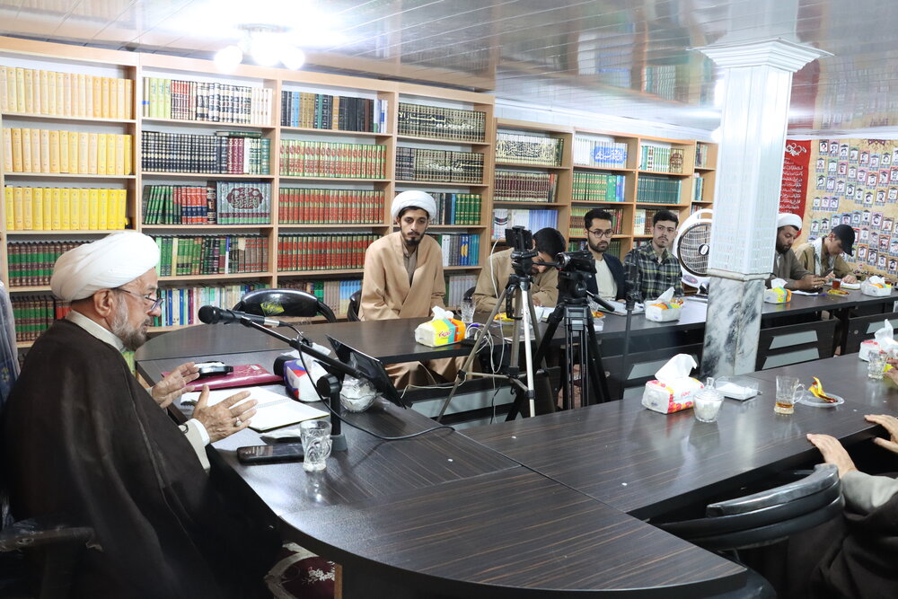 تصاویر/ پیش نشست حوزوی همایش بین المللی الهیات مقاومت باموضوع گفتمان الهی وعدالت خواهی