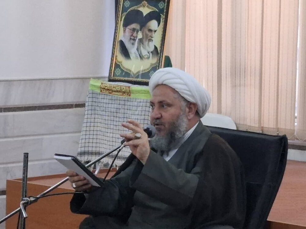 امام جمعه آران و بیدگل: عیب یک مسئول را پای دیگر مسئولان نگذاریم