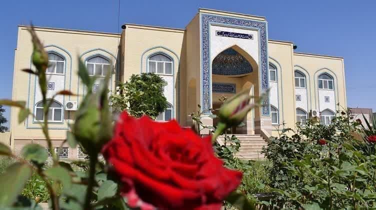 پذیرش طلبه سطوح ۲ و ۳ در مدرسه علمیه حضرت زینب(س) آران و بیدگل