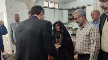 تجلیل رئیس سازمان بازرسی کل کشور از مادر شهیدان عابدینی‌نیا