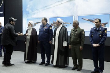 همانند فضای حقیقی دفاع مقدس در فضای مجازی نیز نیازمند مدافع هستیم