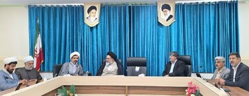 بقاع متبرکه پناهگاه‌های معنوی و درمانگاه‌های روحی جامعه است