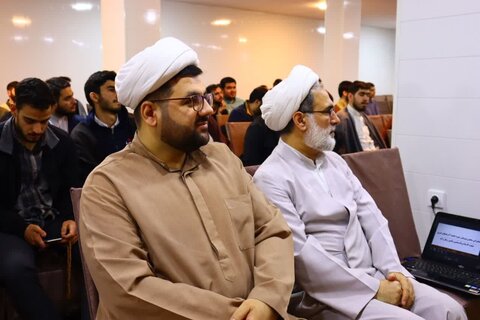 تصاویر/  تجلیل از برگزیدگان مرحله مدرسه ای جشنواره علامه حلی در مدرسه علمیه امام خمینی(ره) ارومیه