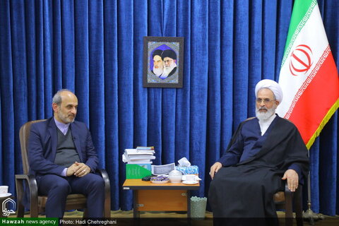 آیت اللہ اعرافی کا مشہور قرآنی پروگرام "محفل" پر اظہار تحسین/ قرآن کتابِ زندگی ہے