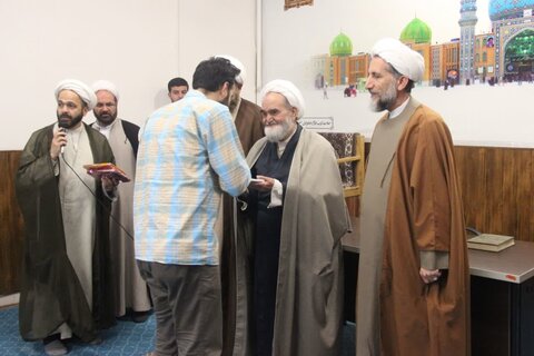 تصاویر / دیدار نماینده ولی فقیه در استان قزوین با اساتید وطلاب مدرسه علمیه مولاوردیخان (سفیران هدایت قزوین )