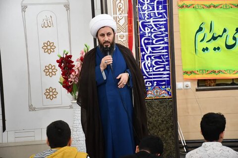 تصاویر/ حضور امام جمعه خوی در جمع دانش آموزان