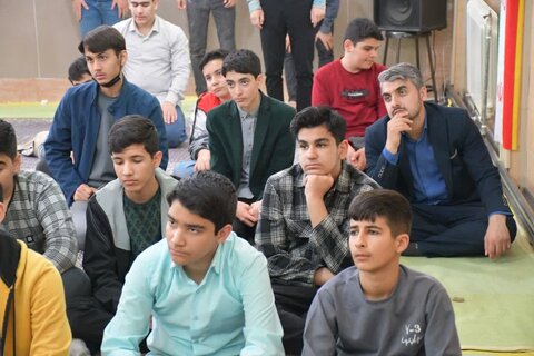 تصاویر/ حضور امام جمعه خوی در جمع دانش آموزان