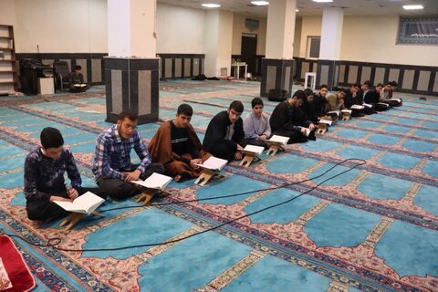 تصاویر/ تلاوت قرآن کریم در مدرسه علمیه امام خامنه ای ارومیه