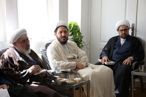 تصاویر/ دیدار مدیر حوزه علمیه آذربایجان‌غربی با اساتید و طلاب مدرسه علمیه تکاب