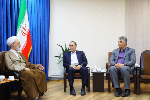 تصاویر / دیدار نایب رئیس هیئت مدیره مخابرات ایران با آیت الله اعرافی