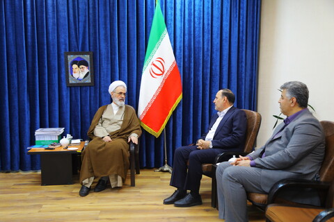 تصاویر / دیدار نایب رئیس هیئت مدیره مخابرات ایران با آیت الله اعرافی