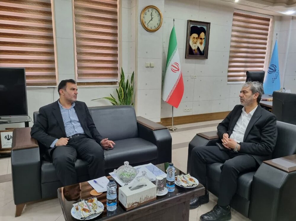 نشست هماهنگی و برنامه‌ریزی برای هفته بزرگداشت مقام معلم در کاشان برگزار شد