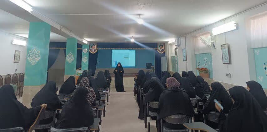 کارگاه آموزش سامانه های نجم و شمع در مدرسه امام صادق (ع) شاهرود