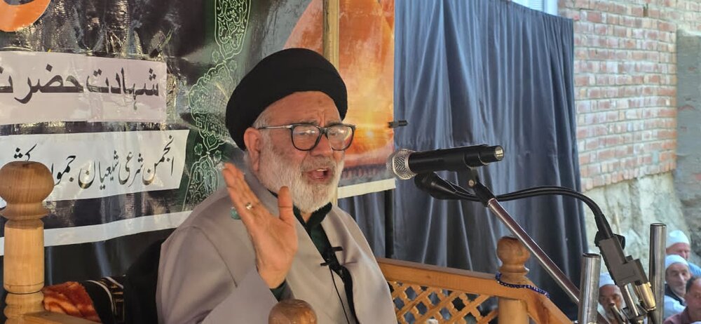 رئیس انجمن شرعی شیعیان جامو و کشمیر اقدام توهین‌آمیز  رسانه هندی نسبت به مقام معظم رهبری را به‌شدت محکوم کرد