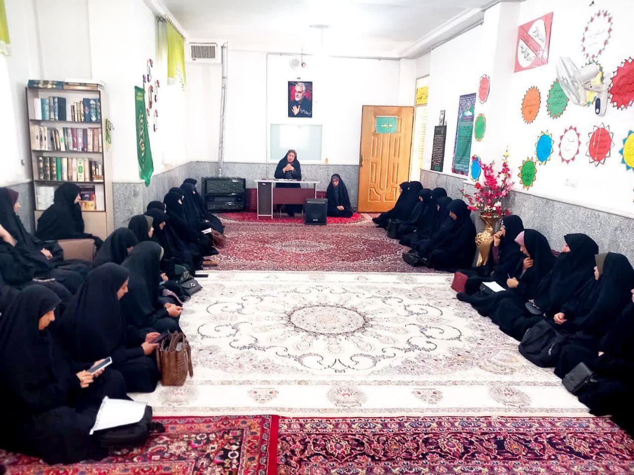 برگزاری نشست علمی تخصصی با محوریت بررسی زندگی حضرت فاطمه بنت اسد(س)