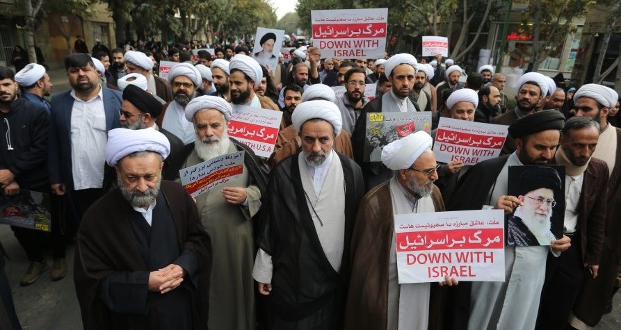 برگزاری تجمع بزرگ طلاب و روحانیون اصفهان در محکومیت جنایات رژیم صهیونی