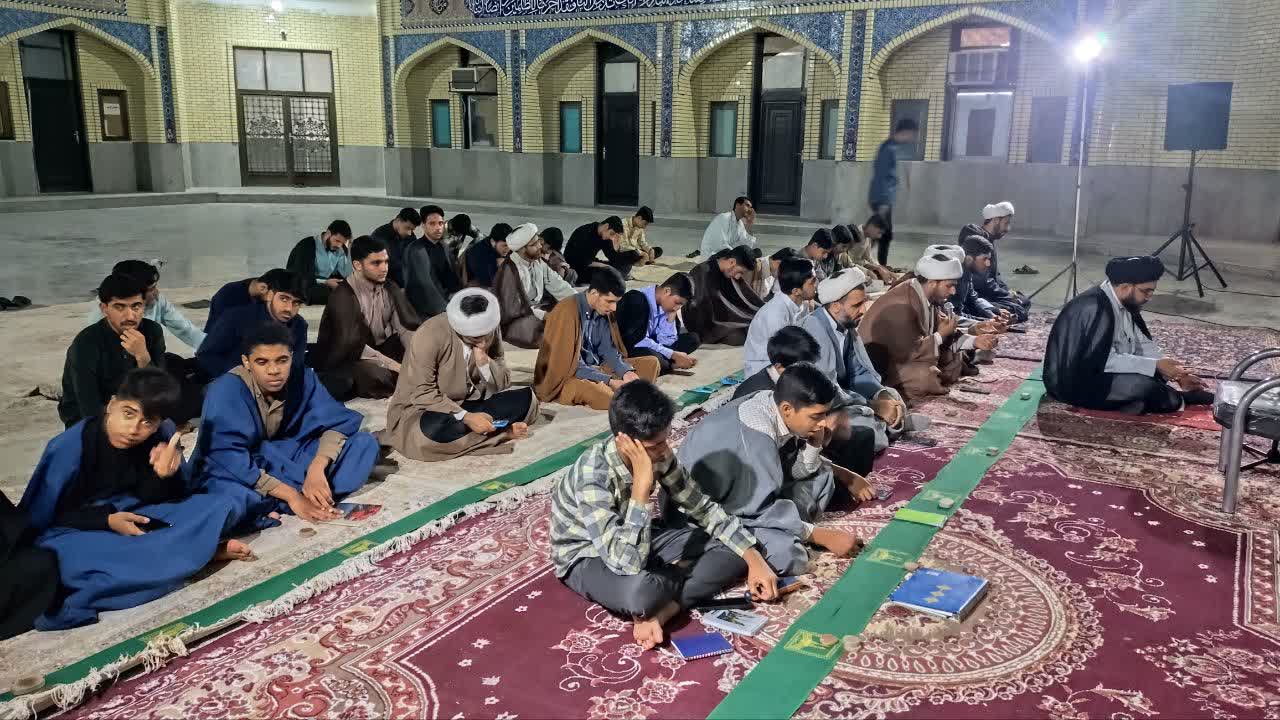 برگزاری مراسم استغاثه به نیت پیروزی جبهه مقاومت در مدرسه علمیه حضرت امیرالمؤمنین(ع) سندرک+عکس