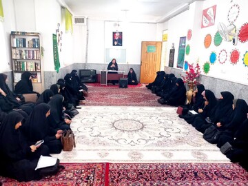 برگزاری نشست علمی تخصصی با محوریت بررسی زندگی حضرت فاطمه بنت اسد(س)