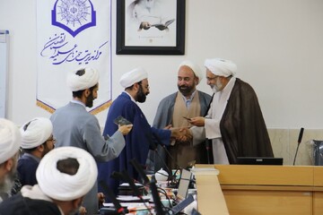 از برگزارکنندگان جشنواره علامه حلی اصفهان تجلیل شد