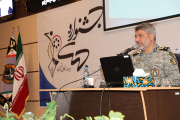 لزوم تولید محتوای هدفمند و اثر بخش در فضای مجازی/ اگر در فضای مجازی فعال نباشیم، انقلاب آسیب می‌بیند