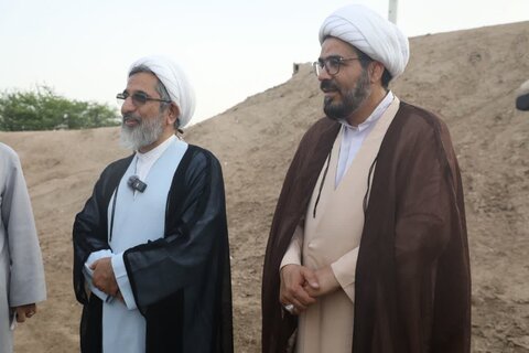 حضور حجت الاسلام دشتی مسئول نمایندگی ولی فقیه در سپاه امام علی ابن ابیطالب (ع) در یادمان های دفاع مقدس و بازدید از رزمندگان لشکر ۱۷ در پایگاه های مرزی جنوب غرب کشور