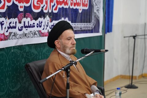 تصاویر دیدار با فرماندهان قرارگاه عملیاتی لشکر ۸۴ پیاده لرستان با نماینده ولی فقیه در استان