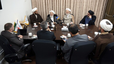 تصاویر/ بازدید آیت الله مسعودی خمینی از مرکز رسانه و فضای مجازی حوزه های علمیه