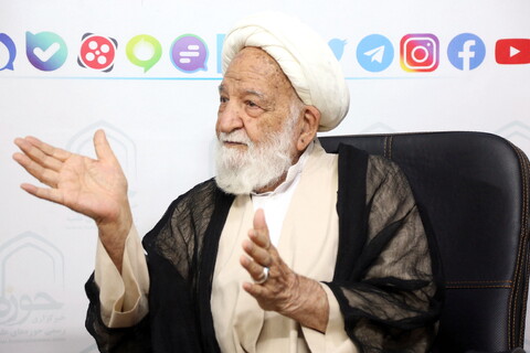 تصاویر/ بازدید آیت الله مسعودی خمینی از مرکز رسانه و فضای مجازی حوزه های علمیه