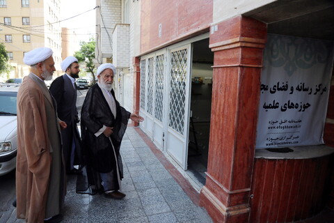 تصاویر/ بازدید آیت الله مسعودی خمینی از مرکز رسانه و فضای مجازی حوزه های علمیه