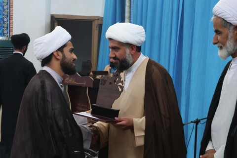 تجلیل و تقدیر از حائزین رتبه در فراخوان پژوهشی، المپیاد کشوری و فعالان فرهنگی حوزه علمیه بیرجند