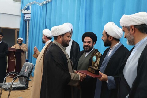 تجلیل و تقدیر از حائزین رتبه در فراخوان پژوهشی، المپیاد کشوری و فعالان فرهنگی حوزه علمیه بیرجند