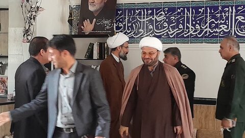 دیدار و گفت‌وگو فرماندار سیروان با امام جمعه