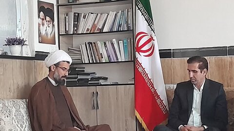 دیدار و گفت‌وگو فرماندار سیروان با امام جمعه