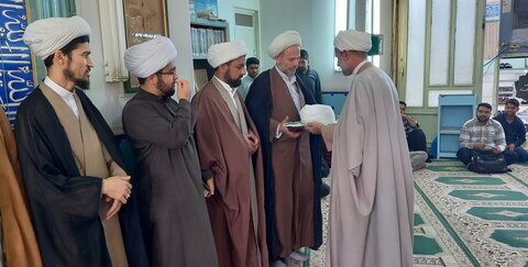 تصاویر/ درس اخلاق ججت‌الاسلام والمسلمین حسینی در مدرسه علمیه آیت‌‎الله مدنی کاشانی(ره)