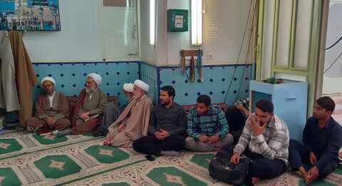 تصاویر/ درس اخلاق ججت‌الاسلام والمسلمین حسینی در مدرسه علمیه آیت‌‎الله مدنی کاشانی(ره)