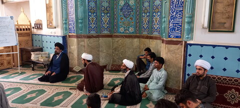 تصاویر/ درس اخلاق ججت‌الاسلام والمسلمین حسینی در مدرسه علمیه آیت‌‎الله مدنی کاشانی(ره)