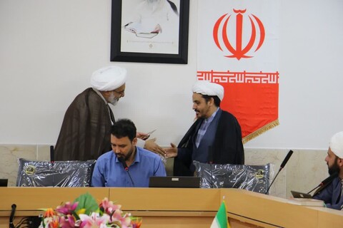 تصاویر|تجلیل از برگزار کنندگان جشنواره مدرسه ایی علامه حلی(ره) استان اصفهان