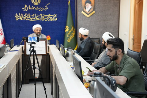 تصاویر نشست خبری حجت الاسلام و المسلمین رحیمی صادق در خصوص بازدید آیت الله اعرافی از حوزه علمیه استان تهران