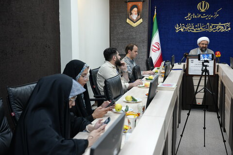 تصاویر نشست خبری حجت الاسلام و المسلمین رحیمی صادق در خصوص بازدید آیت الله اعرافی از حوزه علمیه استان تهران