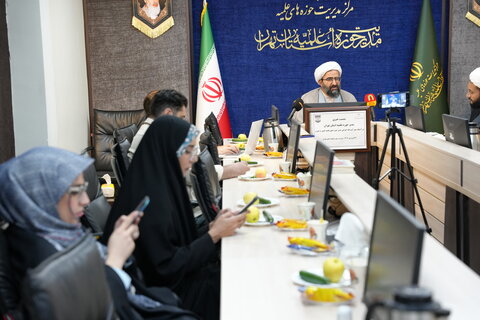 تصاویر نشست خبری حجت الاسلام و المسلمین رحیمی صادق در خصوص بازدید آیت الله اعرافی از حوزه علمیه استان تهران