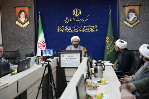 تصاویر نشست خبری حجت الاسلام و المسلمین رحیمی صادق در خصوص بازدید آیت الله اعرافی از حوزه علمیه استان تهران