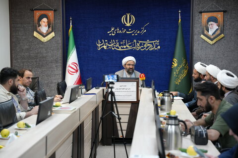 تصاویر نشست خبری حجت الاسلام و المسلمین رحیمی صادق در خصوص بازدید آیت الله اعرافی از حوزه علمیه استان تهران