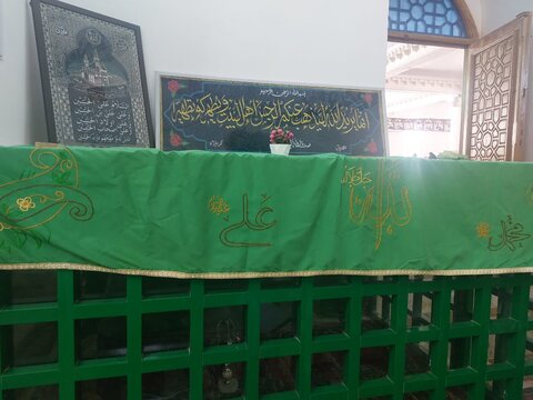 تصاویر/حضور طلاب حافظ و قرآن پژوه مدرسه علمیه فاطمه الزهرا اراک در اولین آیین اهدای نشان ملی کربلایی کاظم ساروقی