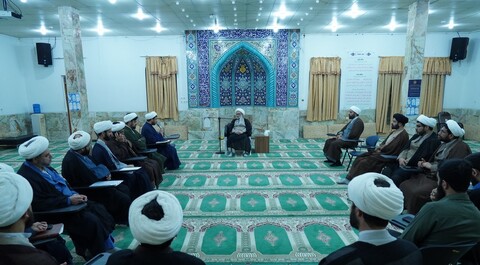 تصاویر/ دیدار اساتید مدرسه علمیه بوشهر با امام جمعه