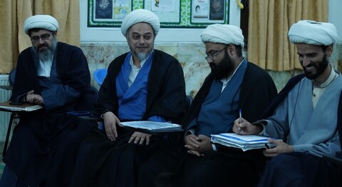 تصاویر/ دیدار اساتید مدرسه علمیه بوشهر با امام جمعه