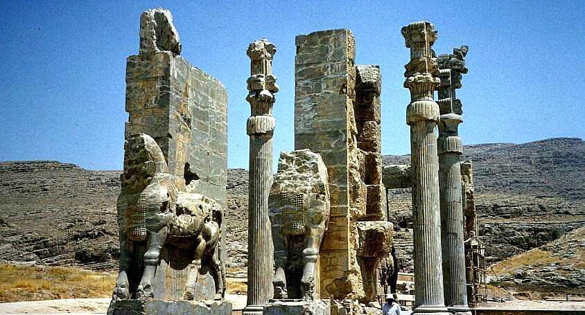 مقاله | بررسی شباهت‌های باستان‌گرایی جدید با تمدن غرب در بُعد فرهنگی