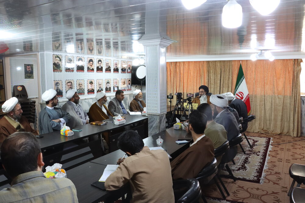 پیش‌نشست حوزوی «نخستین همایش بین‌المللی الهیات مقاومت» با موضوع «آموزه‌های قرآنی و روایی مقاومت»