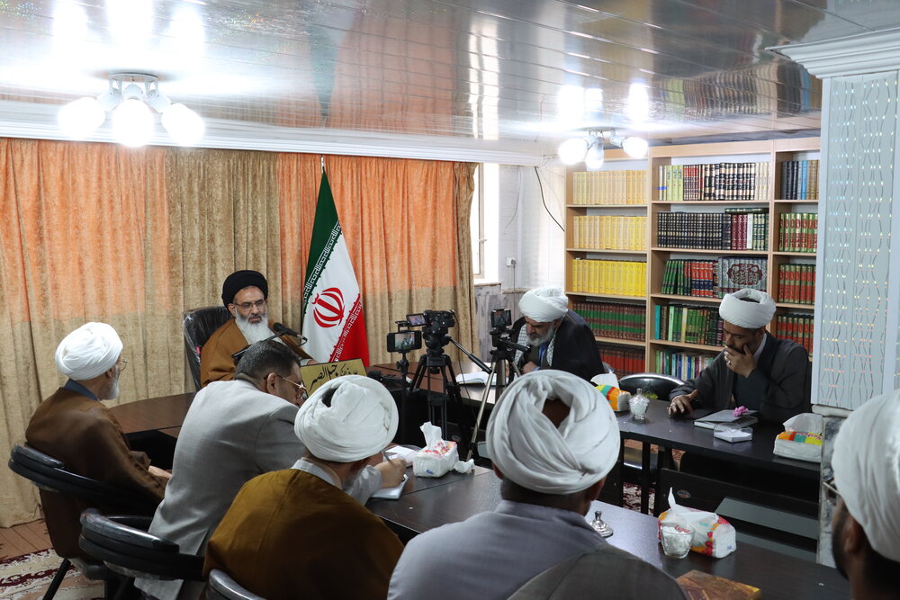 پیش‌نشست حوزوی «نخستین همایش بین‌المللی الهیات مقاومت» با موضوع «آموزه‌های قرآنی و روایی مقاومت»