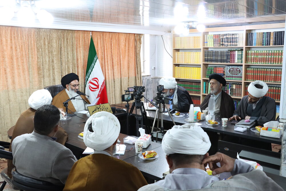 پیش‌نشست حوزوی «نخستین همایش بین‌المللی الهیات مقاومت» با موضوع «آموزه‌های قرآنی و روایی مقاومت»